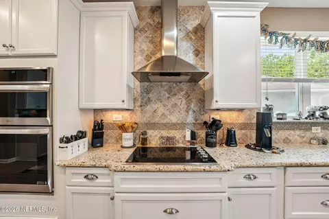 Kitchen - 96069 Breezeway Ct, Yulee, FL 32097 photo 5 of 6