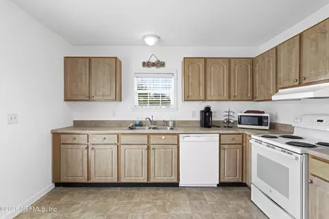 Kitchen - 5961 A1a S, Saint Augustine, FL 32080 photo 5 of 8