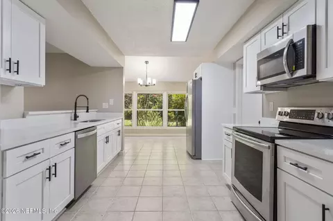 12760 Wilderness Ln E, Jacksonville, FL 32258