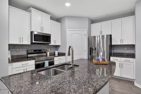 Kitchen - 277 Servia Dr, Saint Johns, FL 32259 photo 3 of 4