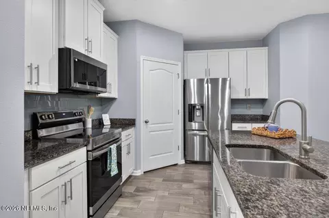 Kitchen - 277 Servia Dr, Saint Johns, FL 32259 photo 1 of 4
