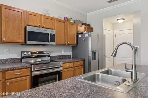 Kitchen - 1500 Calming Water Dr #2103, Fleming Island, FL 32003 photo 4 of 4