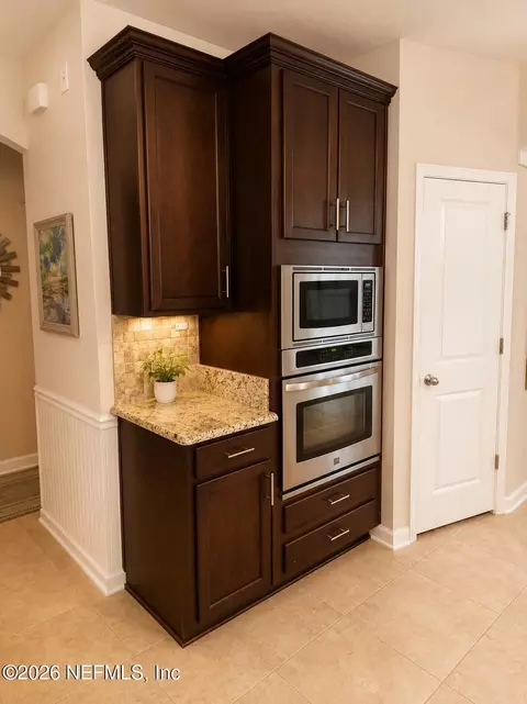 Kitchen - 82088 Chickadee Ln, Yulee, FL 32097 photo 2 of 2