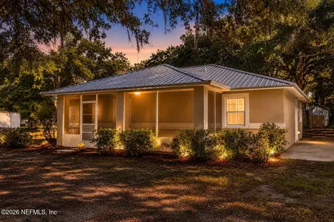 139 Lake St, Pomona Park, FL 32181