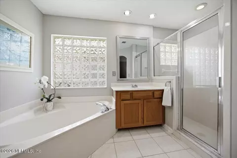 Bath - 1204 Paradise Pond Rd, Saint Augustine, FL 32092 photo 1 of 3