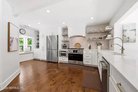 Kitchen - 314 9th St, Atlantic Beach, FL 32233 photo 5 of 7