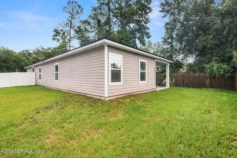 Exterior - 880 Fleming St, Fleming Island, FL 32003 photo 2 of 4