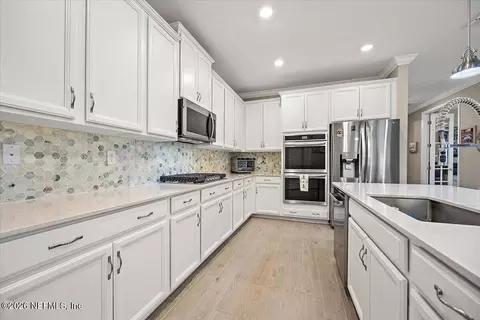 Kitchen - 48 Hammer Cir, Saint Johns, FL 32259 photo 2 of 3