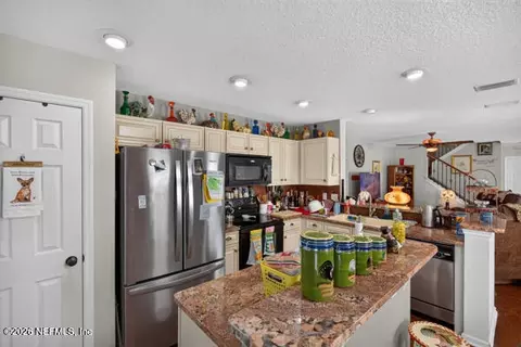 Kitchen - 541 Cabernet Pl #541, Saint Augustine, FL 32084 photo 3 of 4