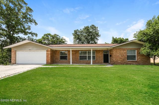 8251 Vermanth Rd, Jacksonville, FL 32211