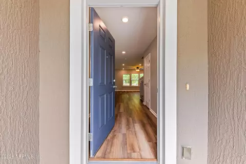 Entry Way - 298 E Teague Bay Dr, Saint Augustine, FL 32092 photo 2 of 4