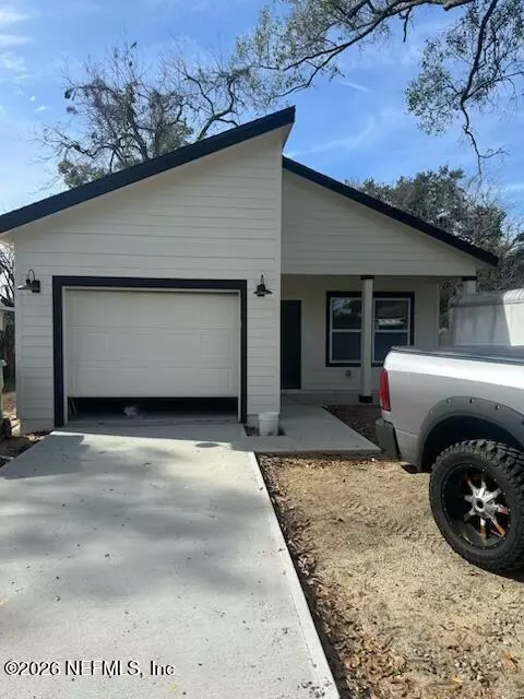 830 Wyolen St, Jacksonville, FL 32254