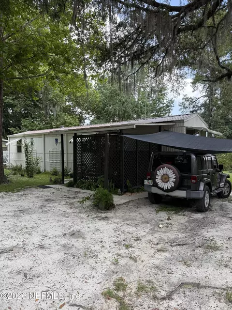 112 Violet Cir, Interlachen, FL 32148 photo 8