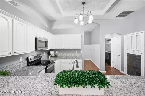 Entry Way - 817 Esquire Ln, Saint Augustine, FL 32092 photo 3 of 4