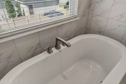 Bath - 466 Windwalker Dr, Saint Augustine, FL 32092 photo 1 of 6