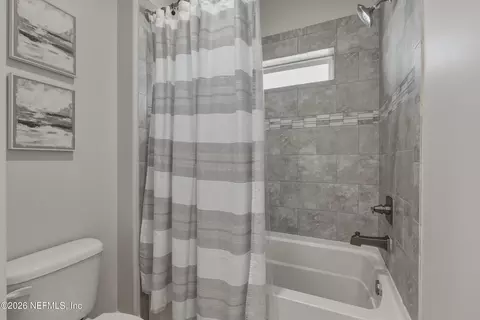 Bath - 466 Windwalker Dr, Saint Augustine, FL 32092 photo 2 of 6