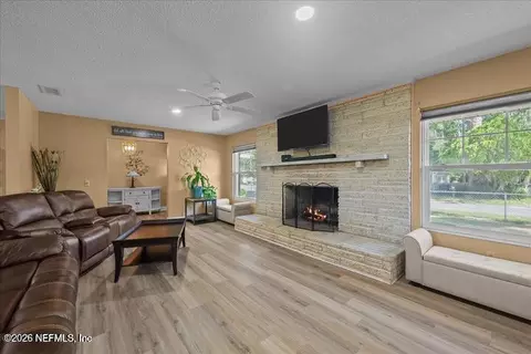 Living - 226 E Minnesota Ave, Macclenny, FL 32063 photo 1 of 1