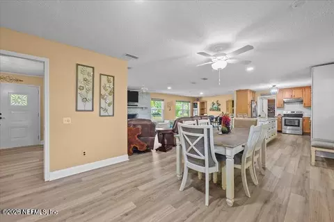 Dining - 226 E Minnesota Ave, Macclenny, FL 32063 photo 2 of 2
