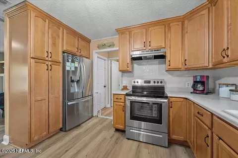 Kitchen - 226 E Minnesota Ave, Macclenny, FL 32063 photo 3 of 4