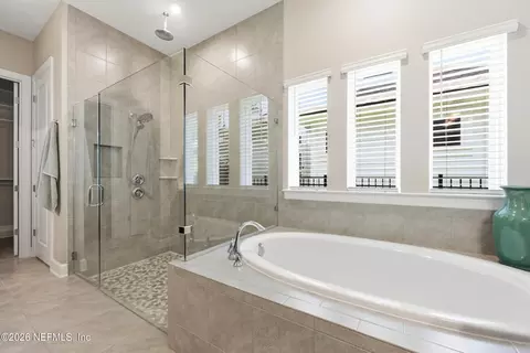 Bath - 359 Glenneyre Cir, Saint Augustine, FL 32092 photo 3 of 8