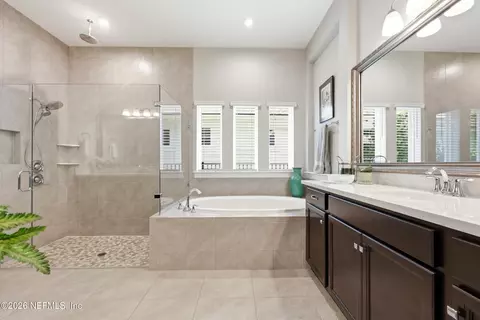 Bath - 359 Glenneyre Cir, Saint Augustine, FL 32092 photo 4 of 8
