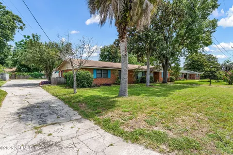 Exterior - 7307 Maple Tree Dr, Jacksonville, FL 32277 photo 1 of 6