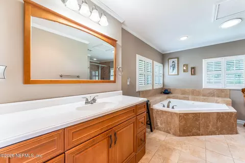 Bath - 7307 Maple Tree Dr, Jacksonville, FL 32277 photo 4 of 9