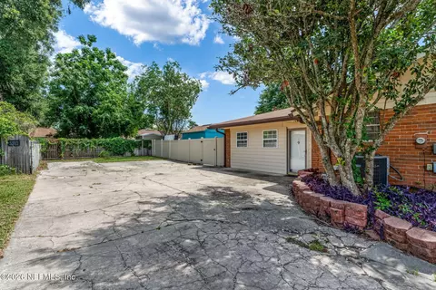 Exterior - 7307 Maple Tree Dr, Jacksonville, FL 32277 photo 2 of 6