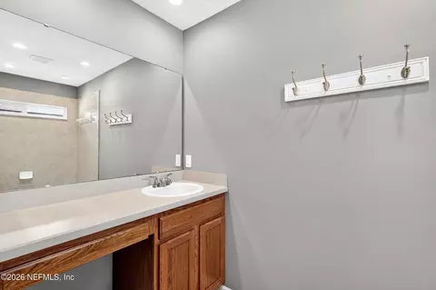 Bath - 86269 Venetian Ave, Yulee, FL 32097 photo 2 of 3