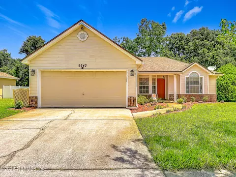 9243 Dale View Ln W, Jacksonville, FL 32225