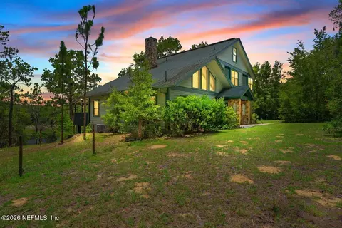 251 Cue Lake Dr, Hawthorne, FL 32640