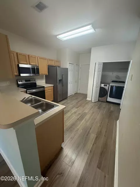 Kitchen - 521 Scrub Jay Dr, Saint Augustine, FL 32092 photo 1 of 2