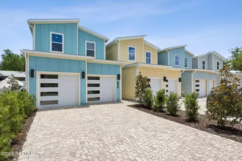 704 S 9th St, Fernandina Beach, FL 32034