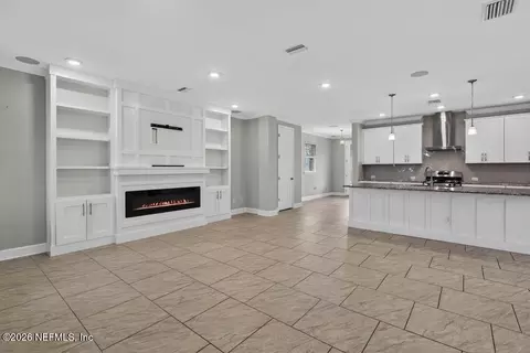 Living - 187 Beale Ave, Saint Augustine, FL 32092 photo 8 of 14