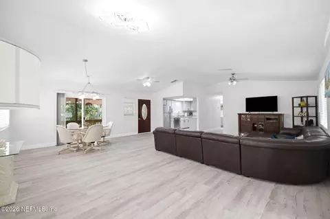 Living - 8180 Anchor Point Dr, Weeki Wachee, FL 34607 photo 6 of 6