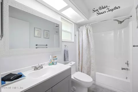 Bath - 8180 Anchor Point Dr, Weeki Wachee, FL 34607 photo 1 of 2