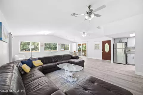 Living - 8180 Anchor Point Dr, Weeki Wachee, FL 34607 photo 4 of 6