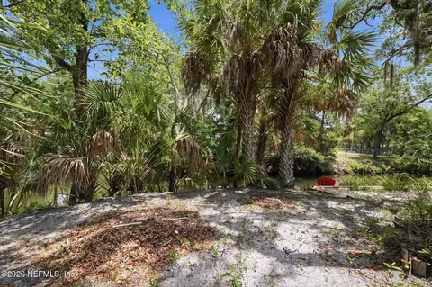 Exterior - 8180 Anchor Point Dr, Weeki Wachee, FL 34607 photo 13 of 15