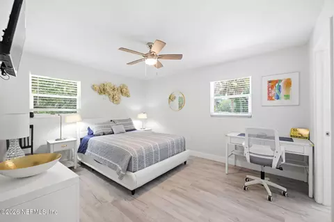 Bedroom - 8180 Anchor Point Dr, Weeki Wachee, FL 34607 photo 1 of 5
