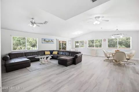 Living - 8180 Anchor Point Dr, Weeki Wachee, FL 34607 photo 2 of 6