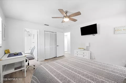 Bedroom - 8180 Anchor Point Dr, Weeki Wachee, FL 34607 photo 2 of 5