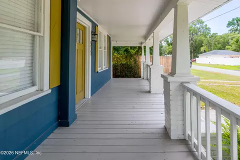 Exterior - 511 E Washington St, Starke, FL 32091 photo 4 of 11