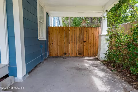 Exterior - 511 E Washington St, Starke, FL 32091 photo 6 of 11