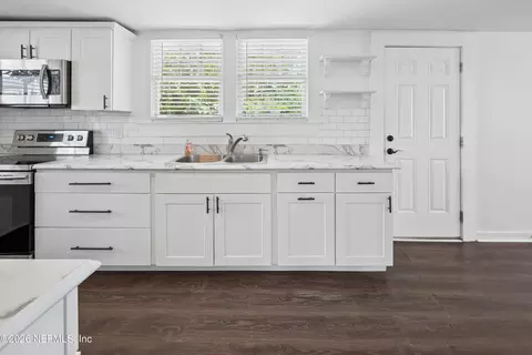 Kitchen - 511 E Washington St, Starke, FL 32091 photo 1 of 1