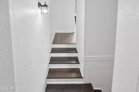 Entry Way - 511 E Washington St, Starke, FL 32091 photo 9 of 9