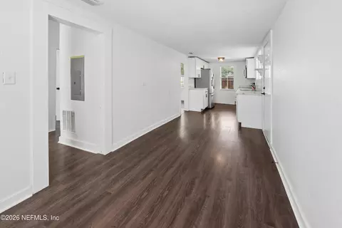 Entry Way - 511 E Washington St, Starke, FL 32091 photo 5 of 9
