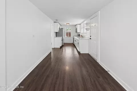 Entry Way - 511 E Washington St, Starke, FL 32091 photo 6 of 9