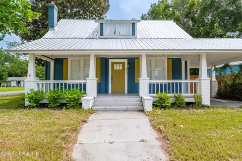 Exterior - 511 E Washington St, Starke, FL 32091 photo 3 of 11