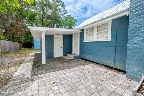 Exterior - 511 E Washington St, Starke, FL 32091 photo 10 of 11