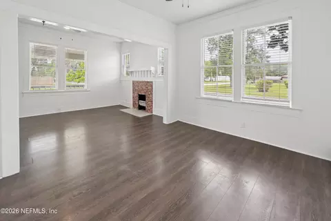 Living - 511 E Washington St, Starke, FL 32091 photo 7 of 7